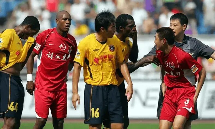 三十余载川渝德比：从兄弟情深到双城共鸣的足