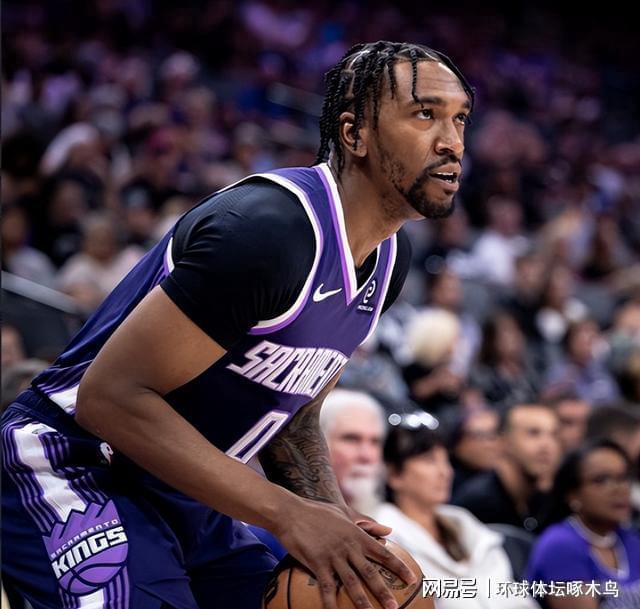 国王队逆转战胜篮网终结两连败 蒙克砍32分创赛