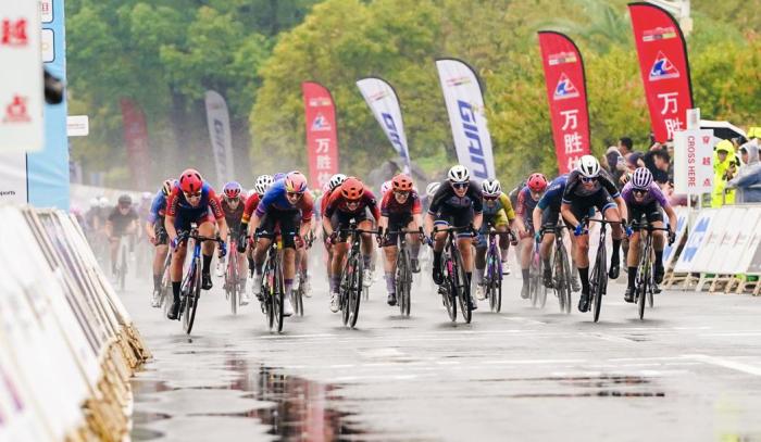 米琳·德索特夺得环崇明岛女子公路世巡赛崇西赛