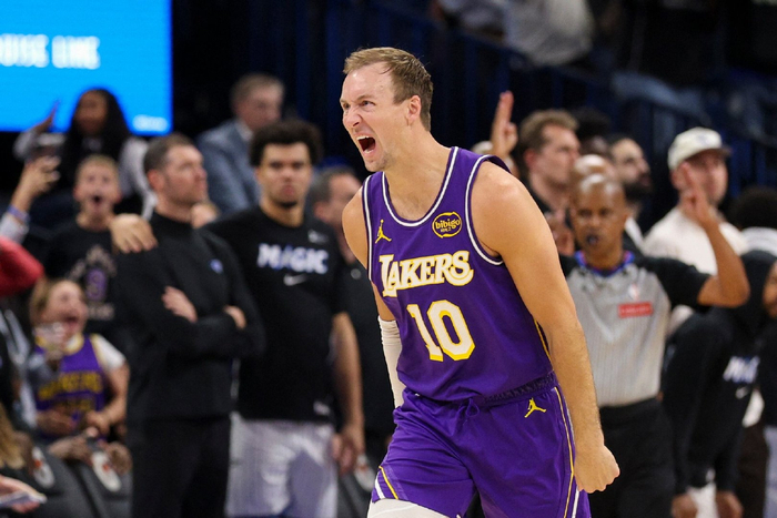 肯纳德绝杀三分逆转湖人困境，展现射手本能