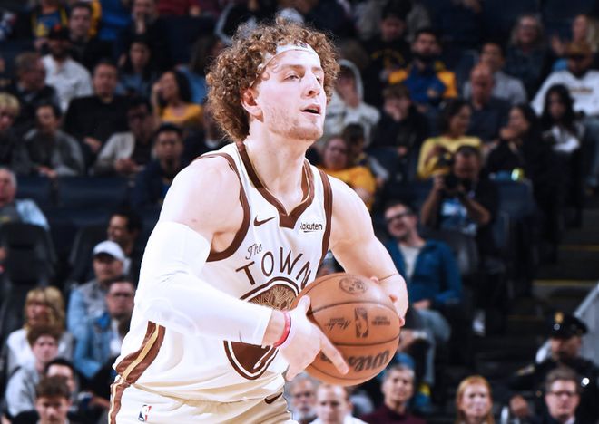 库里兄弟生涯总得分突破32000分 勇士逆转国王终