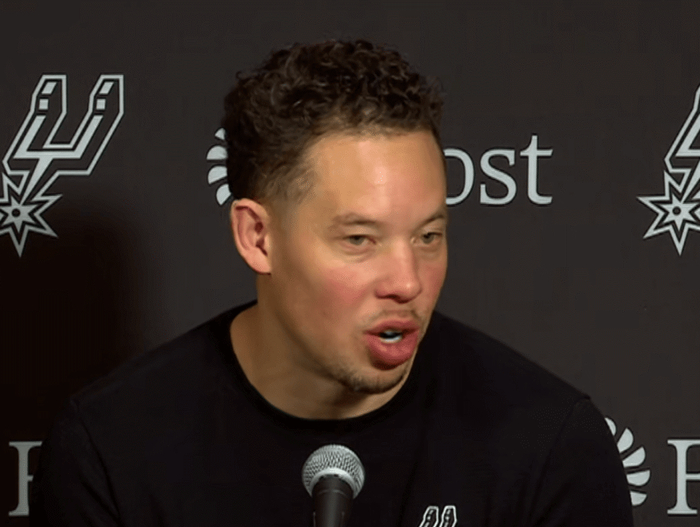 约基奇战术智慧考验马刺年轻球员心理韧性