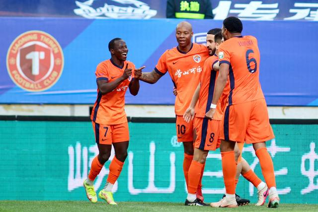 青岛海牛终结三连败 主场力克河南队迎曙光